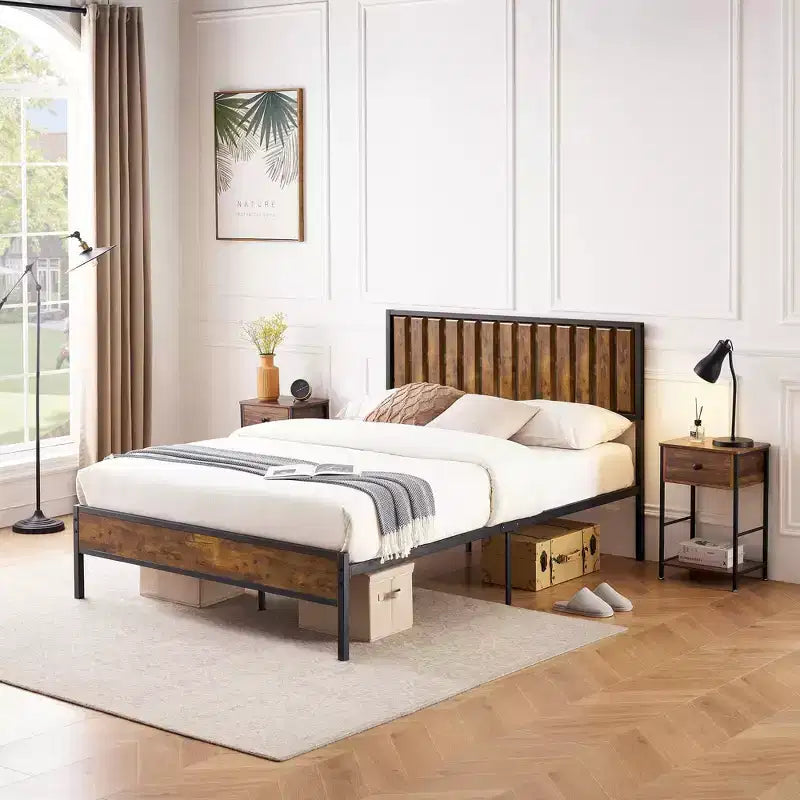 Struttura letto a piattaforma matrimoniale con testiera e pediera in legno