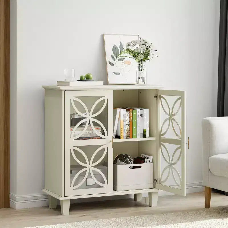 Credenza con ante in vetro e gambe in legno massello
