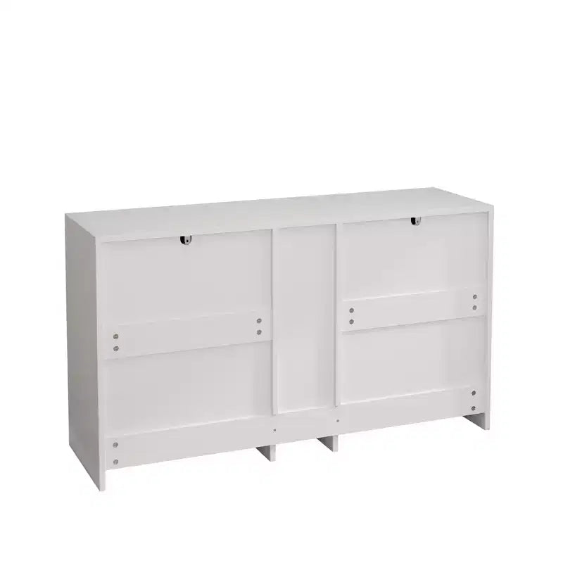Comò a 9 cassetti con dettagli in rattan