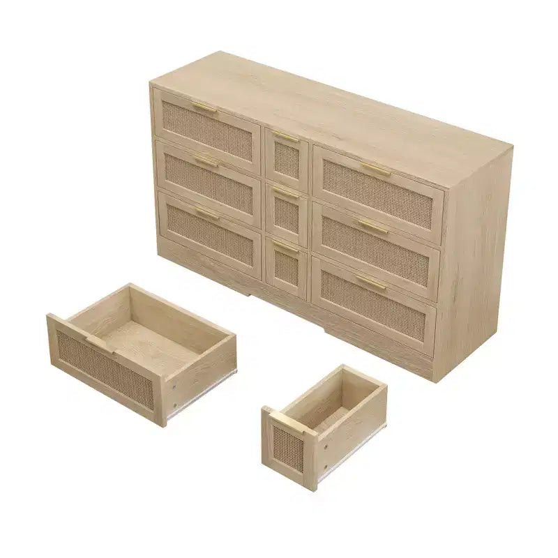Comò a 9 cassetti con dettagli in rattan