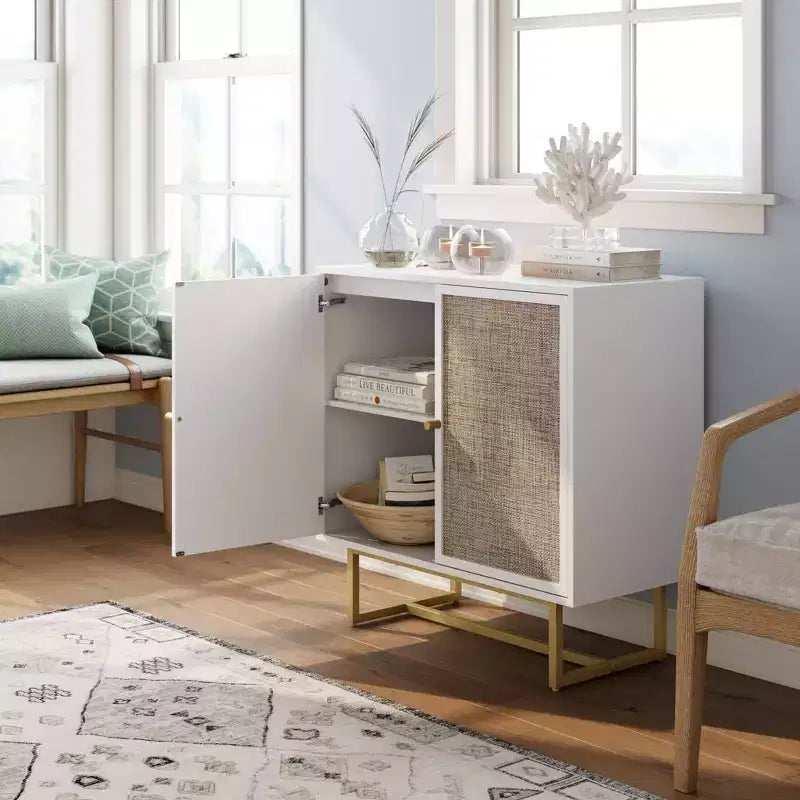 Mobile Contenitore con Ante in Rattan, Piano in Rovere e Struttura in Metallo, Altezza 81 cm